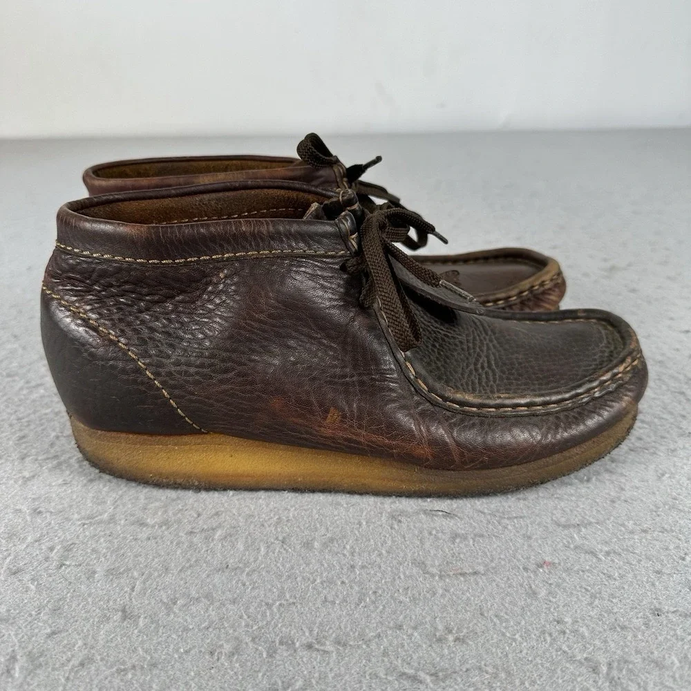 Clarks Originals Wallabee Boot Brown Leather Crepe Sole Mid Cut Chukka US 8